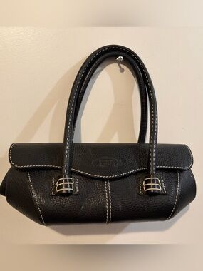 TOD'S Black Leather Corniche Wave East-West Shoulder Bag